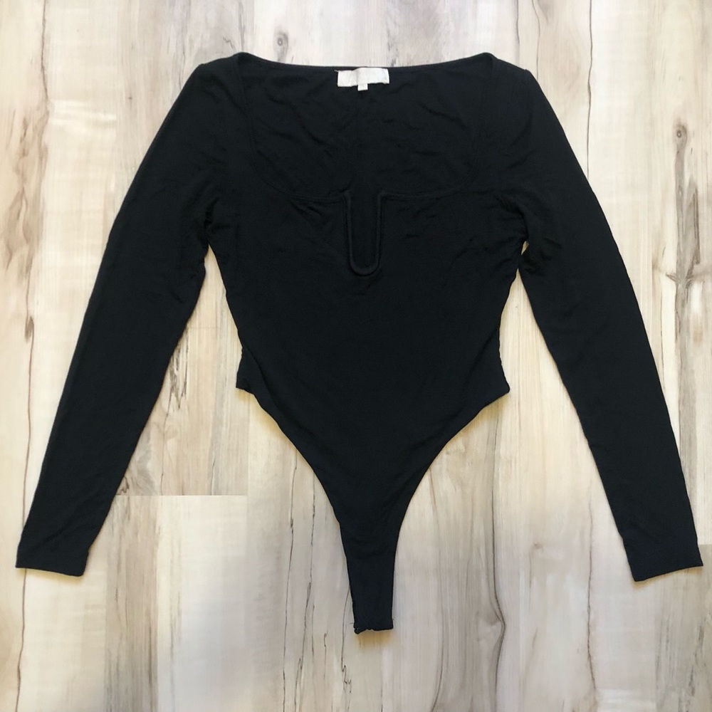 Meshki Black Ribbed Notch V-Neck Long Sleeve Bodysuit